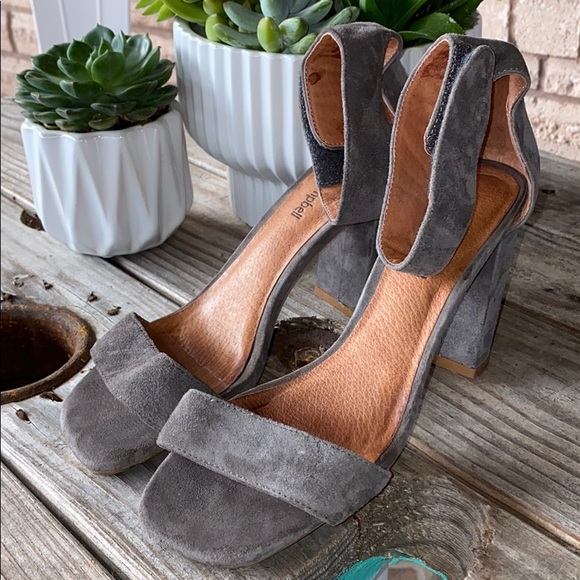 Jeffrey Campbell Shoes - Jeffrey Campbell  heels gray suede size 8
